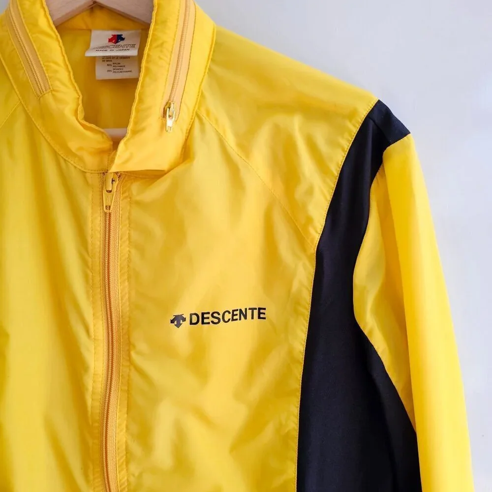 Descente Yellow & Black Cycling Jacket Mens Lightweight, Size Medium Run Small